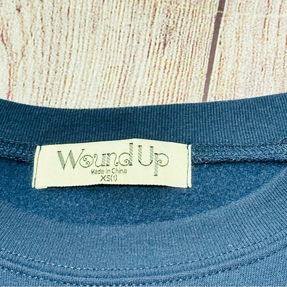 Junior Statement Sweatshirt Lot/More Love, What’s Mood Today, Distracted by Dogs - Picture 8 of 16